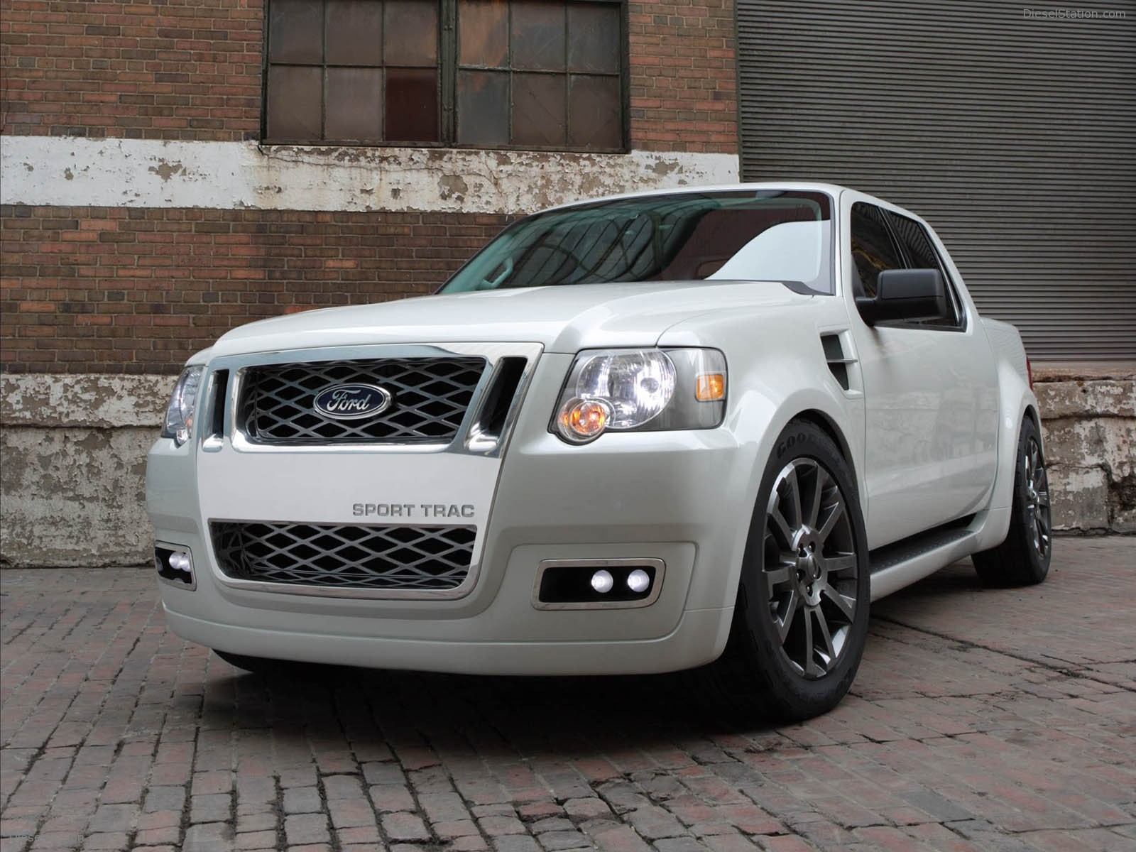 Ford Explorer Sport Trac (2005